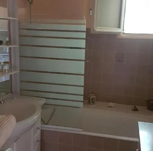 Joli De 26 M² Avec Veranda De 6 M² Calme Et Vue Sur Montagne